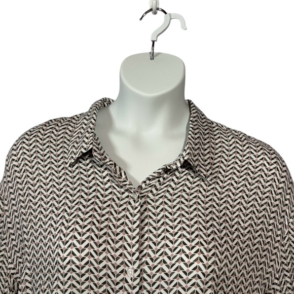 Reitmans, Plus Size Long Sleeve Button-Down
Blouse, 3X, Green, Pink, White - Picture 9 of 11